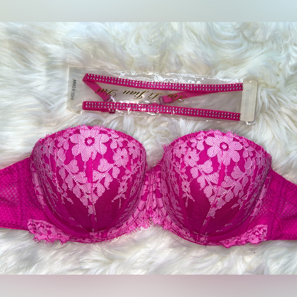 Hot pink strapless Victoria’s secret 32DDD bra